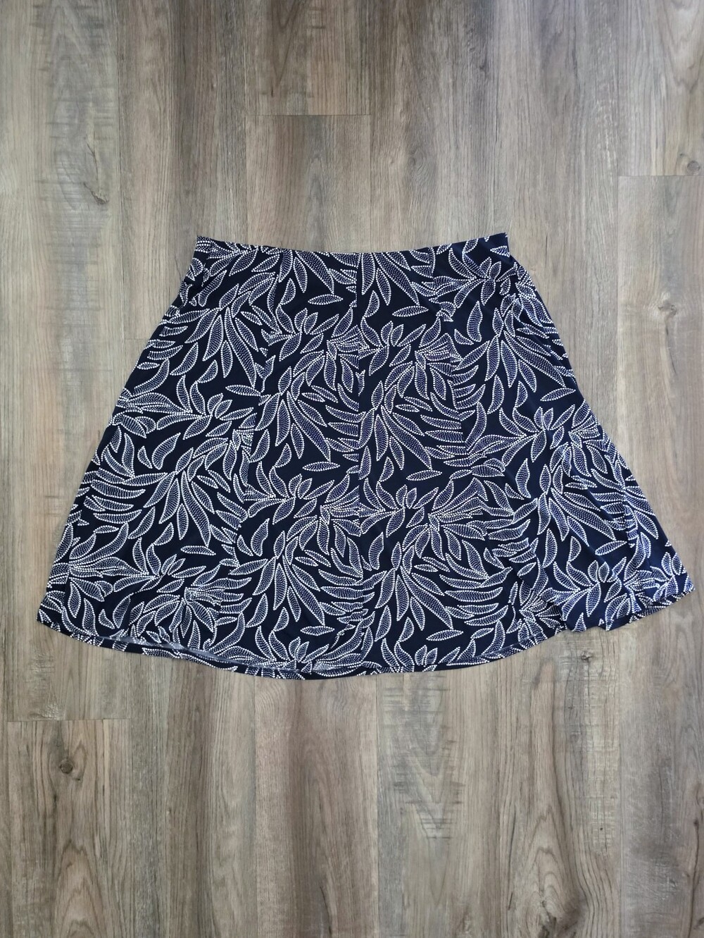 Roz & Ali Navy Raised Leaf-Print A-Line Skirt